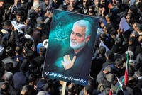 53 قتيلا على الأقل في انفجارين هزا مرقد قاسم سليماني في إيران