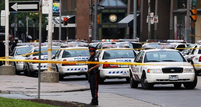 عناصر الشرطة في تورنتو من الأرشيف