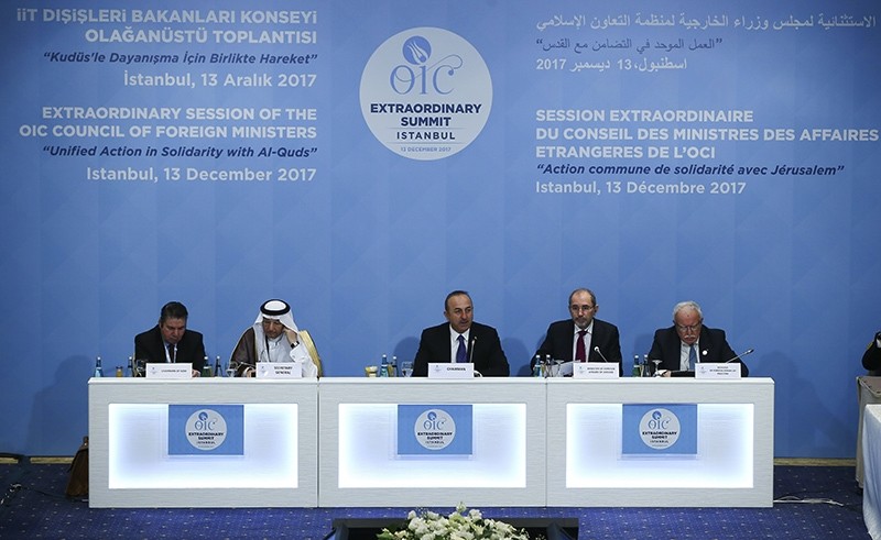 Foreign Minister Mevlu00fct u00c7avusou011flu (C) speaks at the opening of summit of Organization of Islamic Cooperation convened in response to U.S. President Donald Trump recognition of Jerusalem as Israeli capital, Istanbul, Turkey, Dec. 13, 2017. (AA Photo)