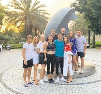 نجم ريال مدريد الكرواتي لوكا مودريتش يقضي إجازته العائلية على سواحل بودروم التركية