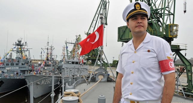 سفن حربية تركية تستقبل السياح في بلغاريا قبيل مناورات الناتو