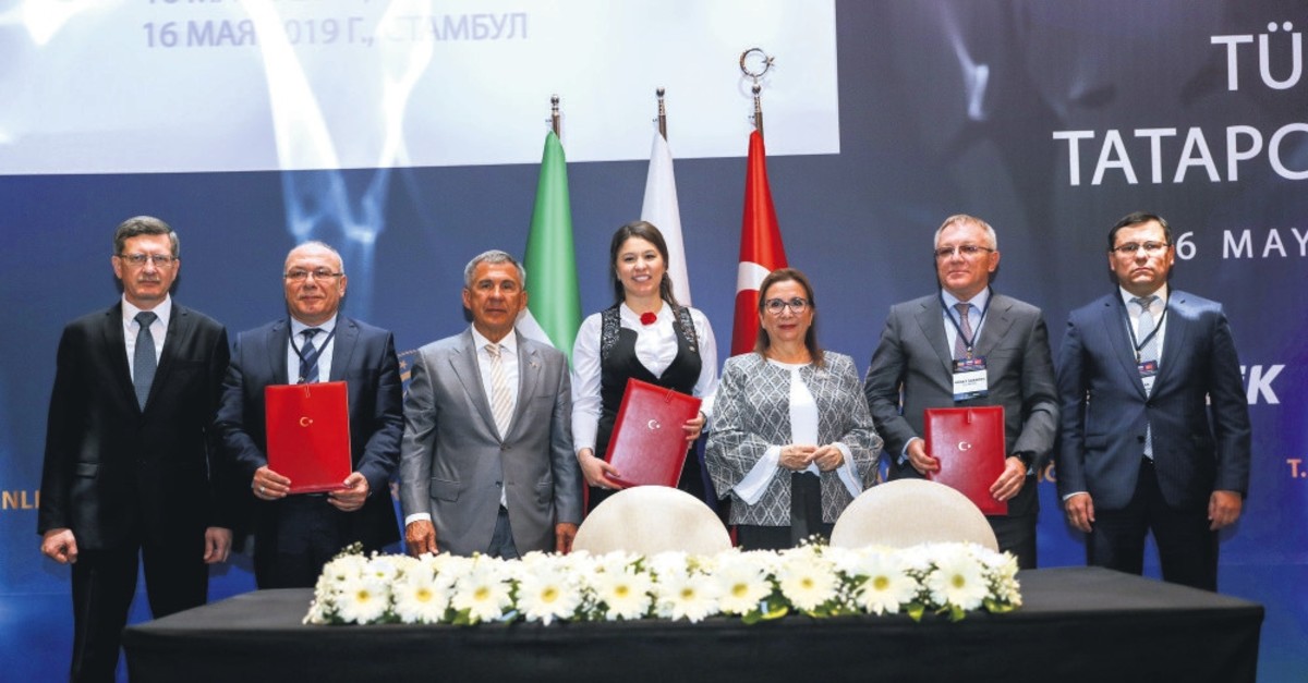 Trade Minister Ruhsar Pekcan, third from right, and Tatarstan President Rustam Minnikhanov, third from left, participated in the Turkey-Tatarstan Business Forum organized by Foreign Economic Relations Board, Istanbul, May 16, 2019.