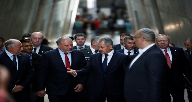 وزيرا الدفاع الروسي والإسرائيلي يلتقيان لبحث الوجود الإيراني في سوريا