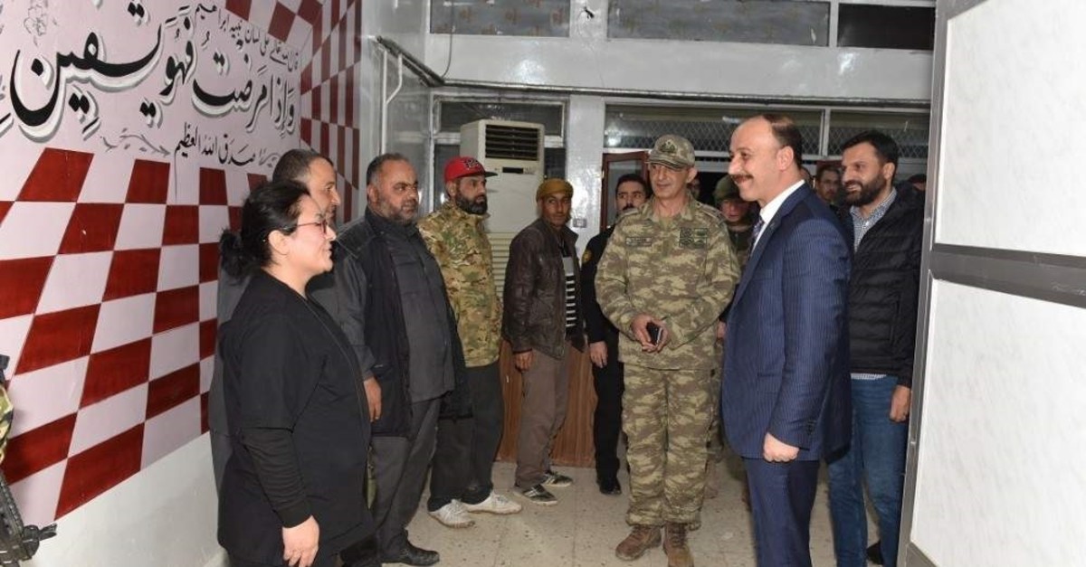 u015eanlu0131urfa Governor Abdullah Erin visited hospitals in northern Syria's Ras al-Ayn and Tal Abyad, Jan. 8, 2020. (IHA)