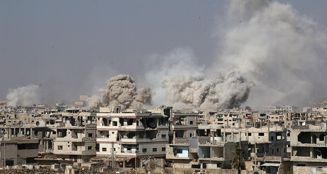 من قصف النظام السوري على مدينة درعا رويترز