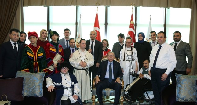 أردوغان يلتقي رياضيين من ذوي الاحتياجات الخاصة بأنقرة