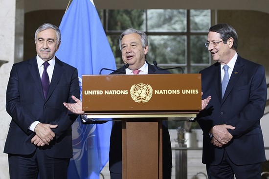 UN Secretary-General Antonio Guterres, center, speaks next to Cyprus President Nicos Anastasiades, right, and Turkish Cypriot leader Mustafa Akinci, left, on Jan. 12, 2017. (AP Photo)