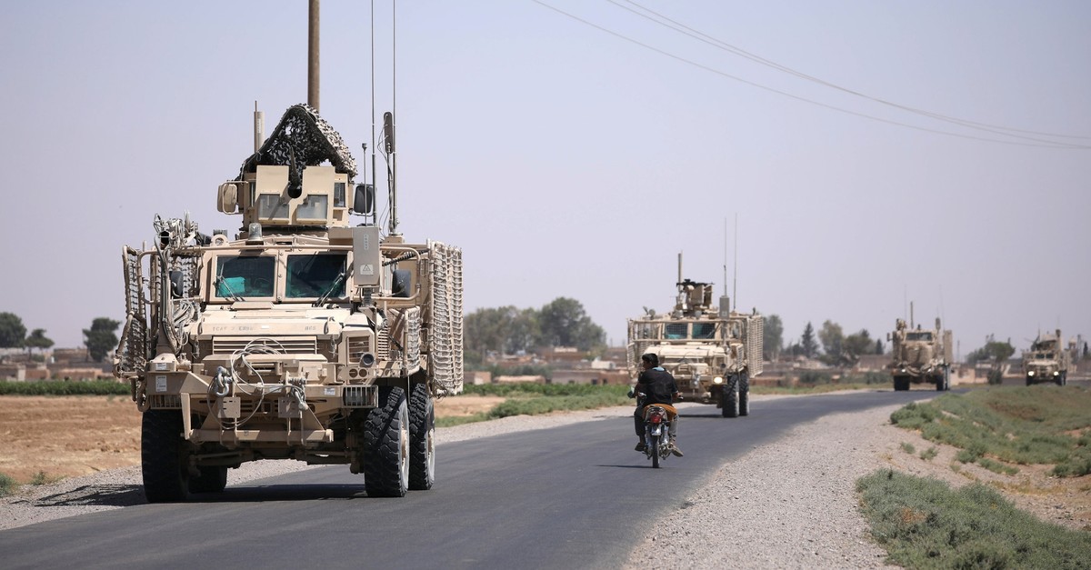 A U.S military convoy is seen on the main road in Raqqa, Syria July 31, 2017 (Reuters File Photo)