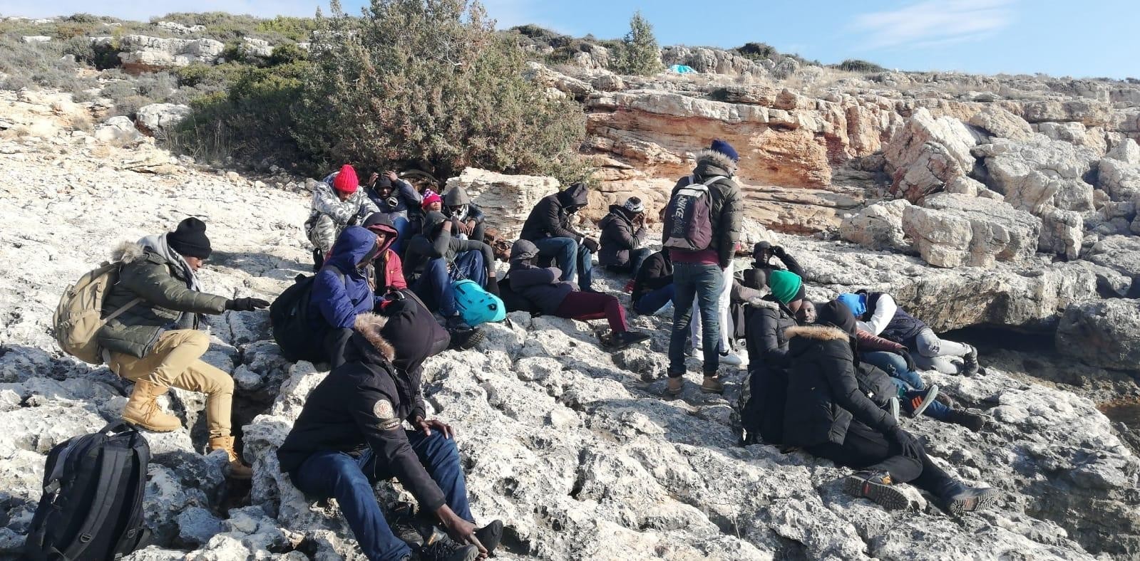 A total 109 irregular migrants were detained off the coast of western u0130zmir province, yesterday.