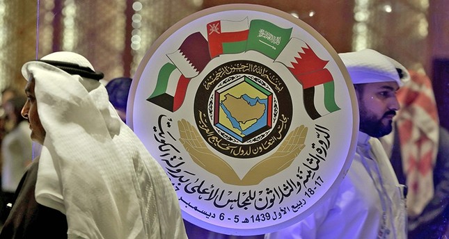 القمة الخليجية تنطلق بوفود دبلوماسية مخفضة والكويت تقرر إنهاءها اليوم