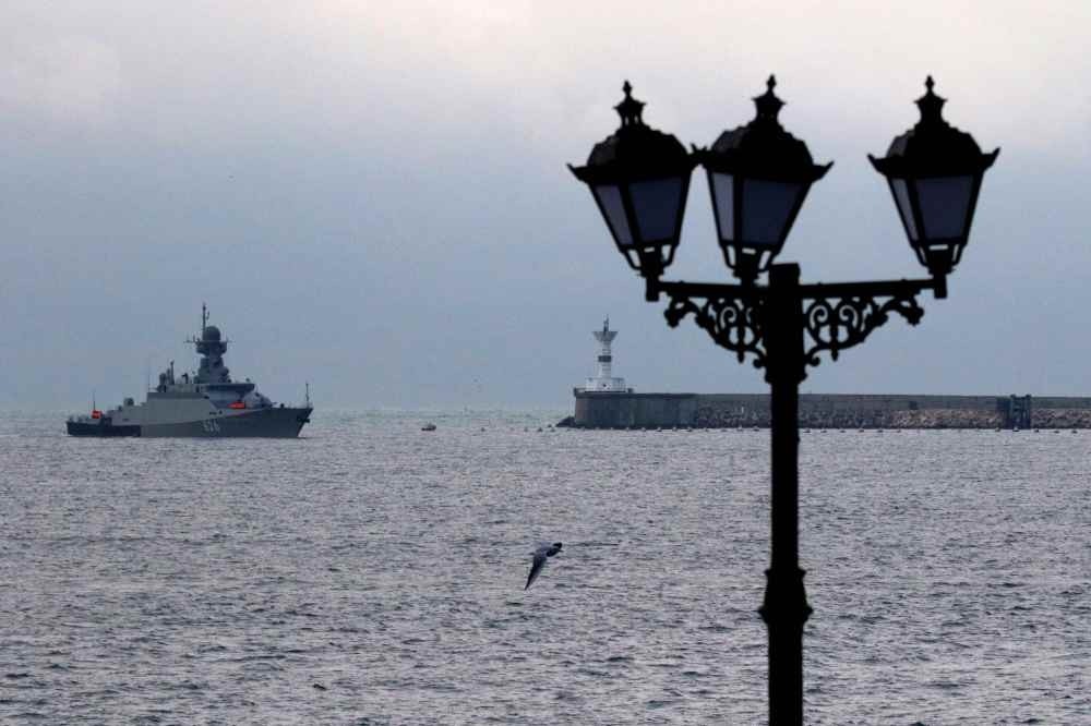 The Russian navy's new missile carrier ship, the Orekhovo-Zuyevo, arrives at the port of Sevastopol, Crimea, Dec.7.