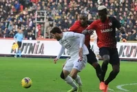 Sivasspor's Camara in action against Gaziantepspor, Gaziantep, Feb. 2, 2020. (AA Photo) 