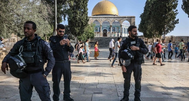 الشرطة الإسرائيلية تحمي المقتحمين للمسجد الفرنسية