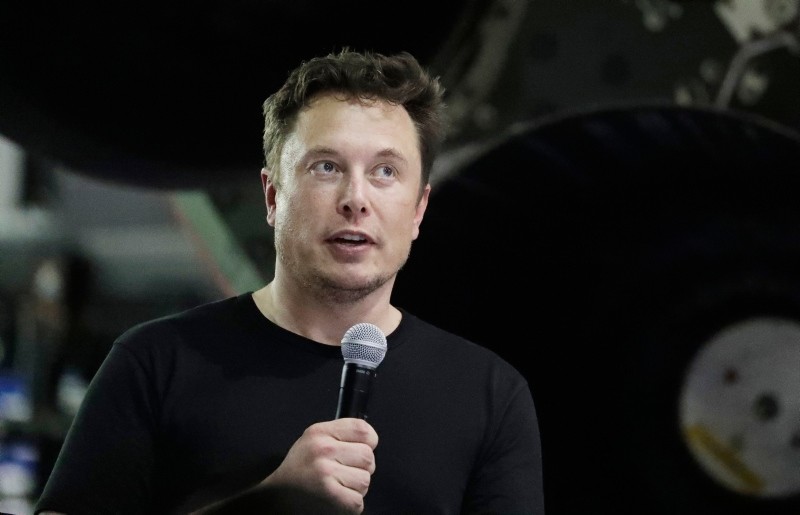 u0131n this Sept. 17, 2018, file photo SpaceX founder and chief executive Elon Musk speaks in Hawthorne, Calif. (AP Photo)