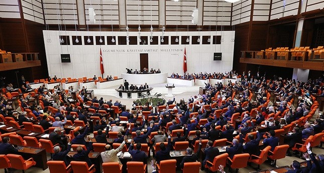 البرلمان التركي يوافق على تشكيل لجنة للتحقيق بمحاولة الانقلاب الفاشلة