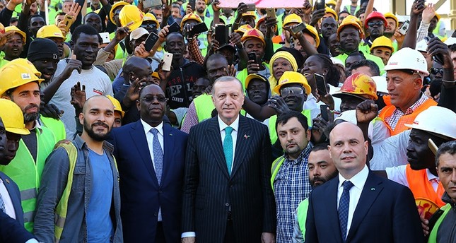 أردوغان ونظيره السنغالي يتفقدان مشاريع تديرها شركات تركية في دكار