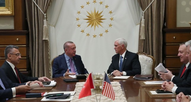 انتهاء اجتماع الوفدين التركي والأمريكي برئاسة أردوغان وبنس في أنقرة
