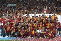 Galatasaray celebrated their victory against Akhisarspor.Belhanda scored the Lions' only goal in the 39th minute.