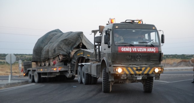 الجيش التركي يرسل تعزيزات جديدة إلى وحداته على الحدود مع سوريا