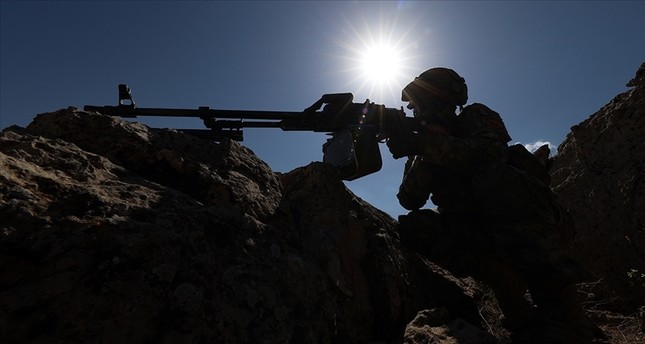 أحد جنود الجيش التركي خلال عملية المخلب - القفل في شمالي العراق الأناضول