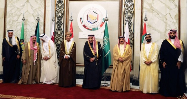 القمة الخليجية تدعو للتعاون مع الدول الصديقة والشقيقة لمواجهة أي تهديد عسكري