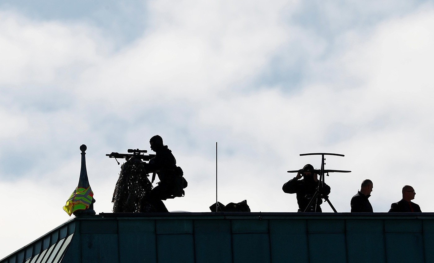 Snipers take positions at the rooftop of the Adlon Hotel before the arrival of President Recep Tayyip Erdoğan in Berlin, Germany, September 27, 2018. (Reuters Photo)