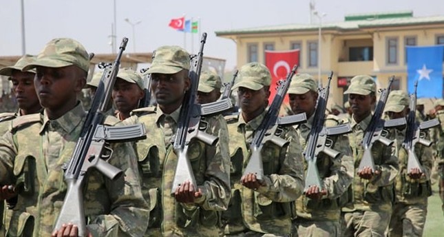 الصومال.. رئيس الوزراء يزور المركز العسكري التركي بمقديشو