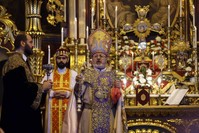 Archbishop Aram Ate?yan (C) conducts mass at Surp Asdvadzadzin Patriarchal Church in Istanbul, April 24, 2015. (Reuters)