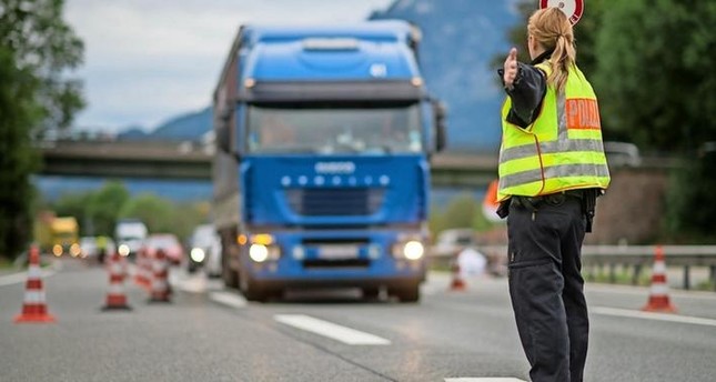 Bildergebnis für Mit 2,5 Promille ist eine Lastwagenfahrerin