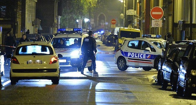 مقتل شرطي فرنسي وصديقته طعناً في هجوم إرهابي قرب باريس تبناه داعش