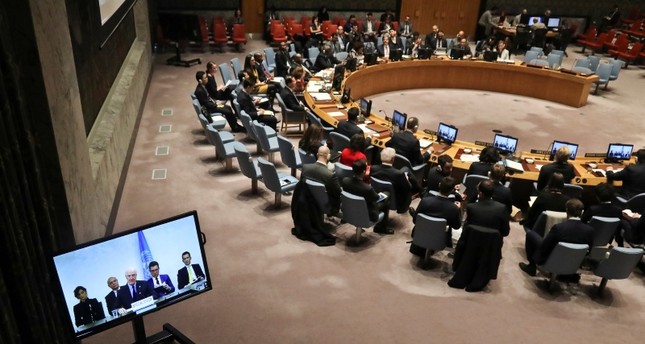 مجلس الأمن مستمعاً إلى المبعوث الأممي الخاص إلى سوريا أمس AP
