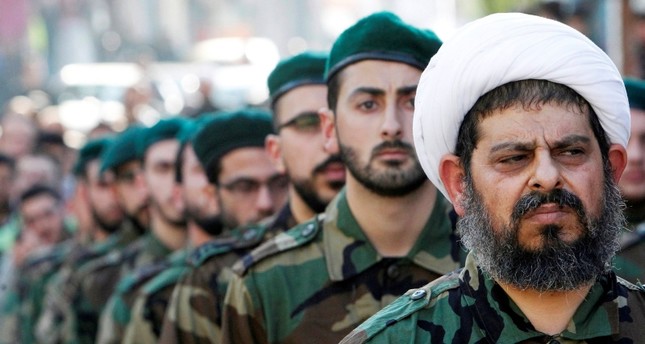 عناصر من حزب الله الذي تصنفه واشنطن منظمو إرهابية رويترز