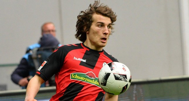Leicester City Buys Turkish Defender Caglar Soyuncu Daily Sabah