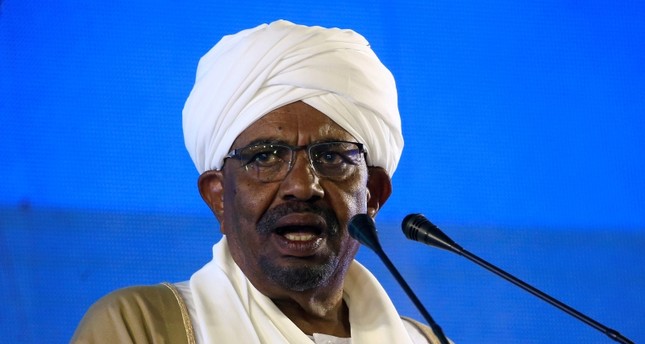 البشير: الإعلام يسعى لاستنساخ ربيع عربي في السودان
