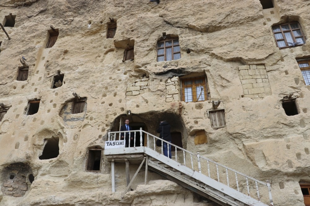 The Stone Mosque was built as a chapel in the early years of Christianity and later it was converted into a mosque. 