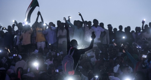 المعارضة والجيش السودانيان يتفقان على تشكيل مجلس مشترك لحكم البلاد