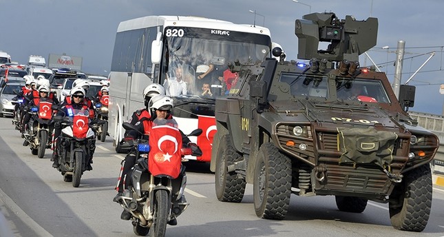 مجموعة من قوات الشرطة الخاصة التركية من ولاية أنطاليا، متجهة إلى منطقة عفرين شمال غربي سوريا، للمشاركة في عملية غصن الزيتون  وكالة دوغان للأنباء