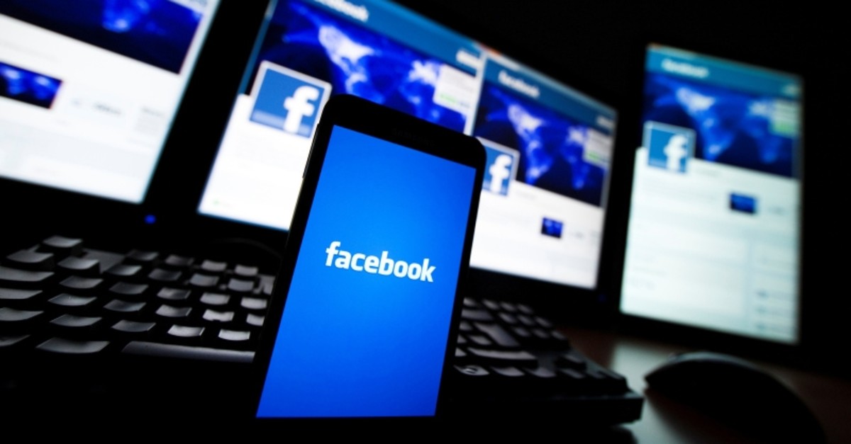  The loading screen of the Facebook application on a mobile phone is seen in this photo illustration taken in Lavigny May 16, 2012. (REUTERS Photo)