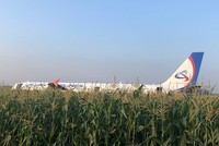 23 пострадали при аварийной посадке самолета в РФ