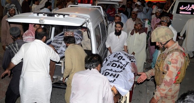إقليم بلوشستان الباكستاني يعلن الحداد العام بعد هجوم قتل 128 شخصا