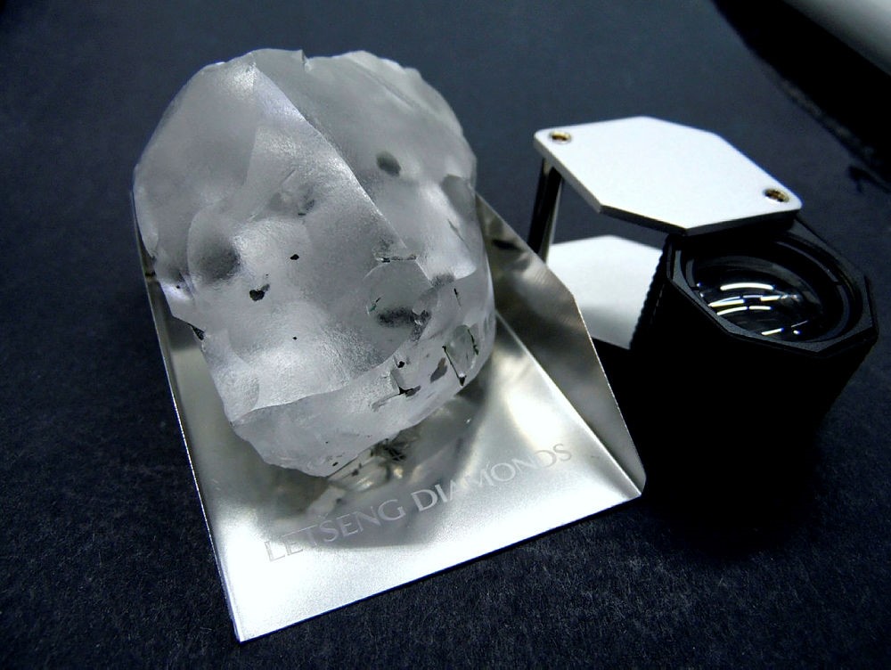 A 910-carat colorless diamond found at the Letseng mine in the southern African kingdom of Lesotho. (Reuters Photo)
