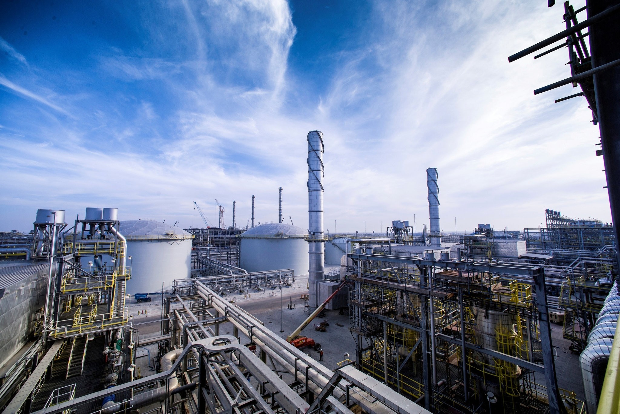 A view shows Saudi Aramco's Wasit Gas Plant, Saudi Arabia December 8, 2014. 