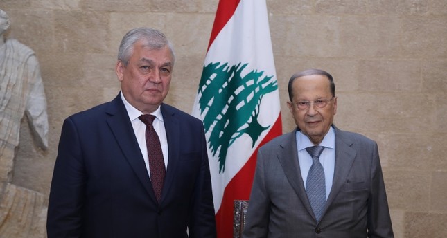 الرئيس اللبناني مستقبلاً الموفد الرئاسي الروسي إلى سوريا الأناضول