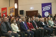 كبار المسؤولين في حزب الشعوب الديمقراطي HDP يحضرون إحداث حزب اليسار الأخضر YSP في العاصمة أنقرة، تركيا، 30 مارس 2023. الأناضول