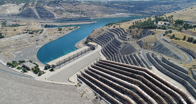 إنتاج الطاقة الكهربائية من سد أتاتورك وفر على تركيا 20 مليار دولار