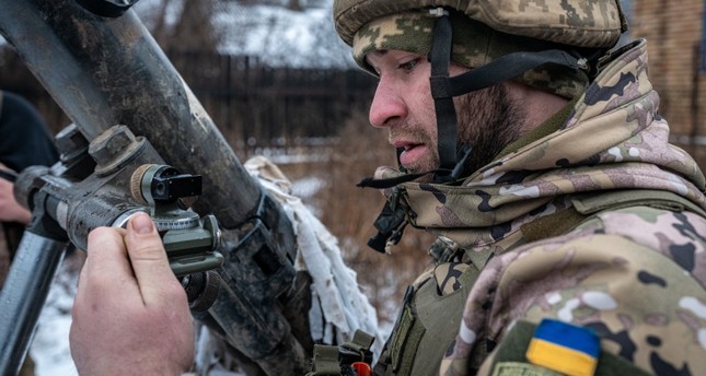 جندي أوكراني على خط الجبهة في دونتسك. 27/01/2024 الأناضول