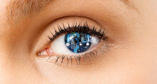 New artificial lens functions 'just like the human eye ...