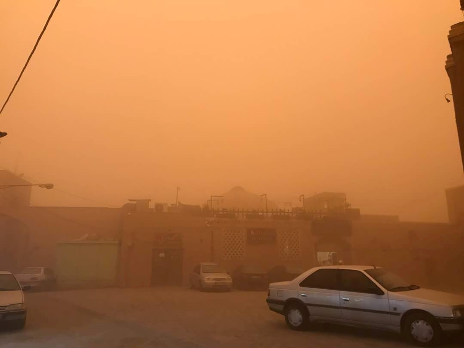 Day turns into night as sandstorm sweeps through Iran's Yazd