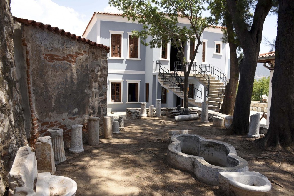 Structures from the Ottoman and Republic era are restored according to their original shapes and designs, while mosaics and historical works located in some structures are being illuminated for visitors. 