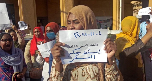من الاحتجاجات على الانقلاب العسكري في السودان الفرنسية